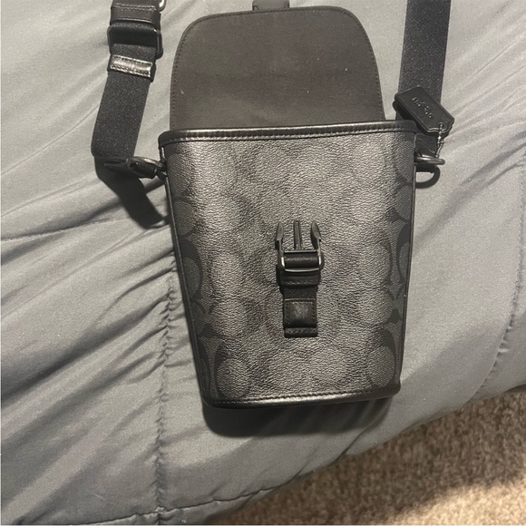 Coach Black Crossbody Bag with Signature Pattern (unisex) - Picture 2 of 3